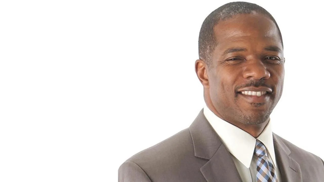 Dexter Williams, licensed Georgia REALTOR® and contractor, Estate Realty Group: play the Meet Dexter video